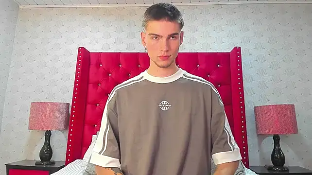 Chatroom XXX en direct de NickWild