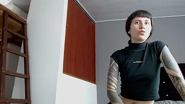 Emilia_1995 라이브 XXX 채팅
