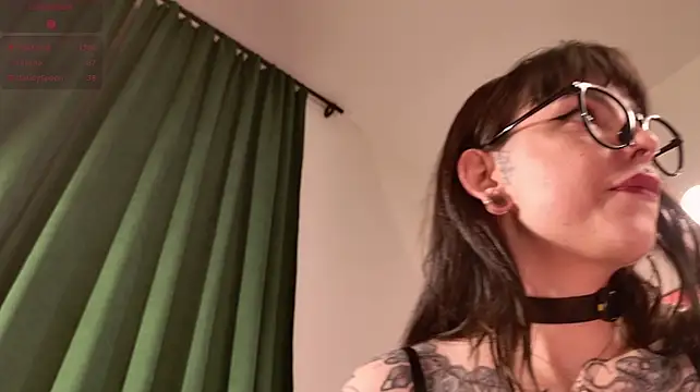 XXX chat uživo modela MichaellaMoon
