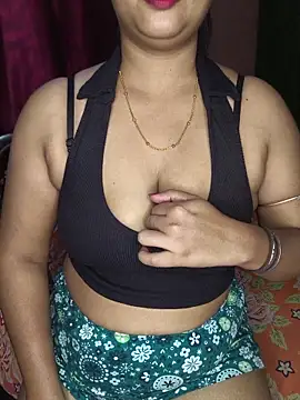 Desi_Couple_06 - Pusssy oiling 💦
