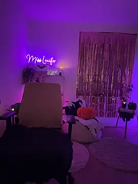 XXX chat uživo modela Miss_Lucifer6