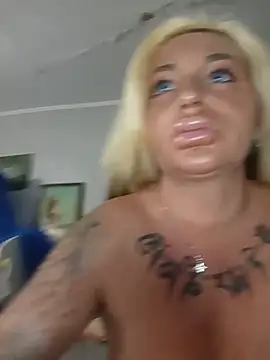 MiaMooly's Live XXX Chat
