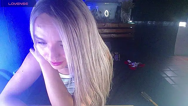 XXX chat uživo modela Karyblush25