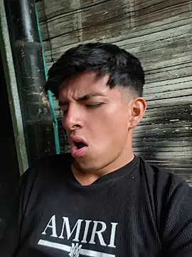 Chat +18 de ZaneHoward ao vivo