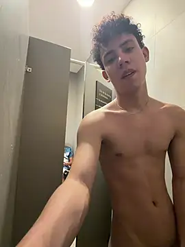צ'אט XXX בשידור חי של yoursexyjose