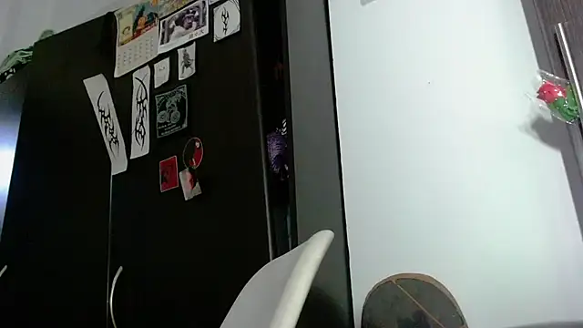 Chat +18 de Maam_Ine ao vivo