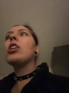 MaryPeach666 - Extreme Squirt Video + Pussy Pic