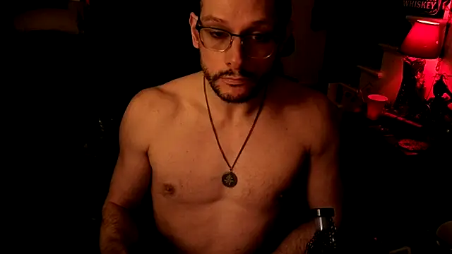 دردشة MasterDaddyCool الجنسية المباشرة