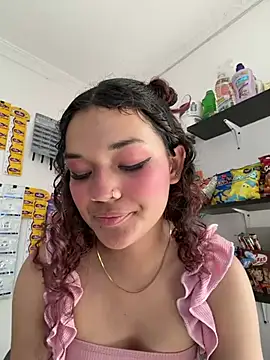 Camilla_Miller01 - Walk around 😍🫦