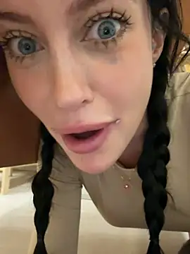 Melissa_crazy - bounce drool on boobs behind book 📚💦