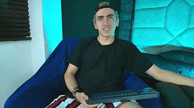 Chat XXX ao vivo de Tyler_Mcrey