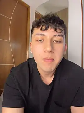OLIVER_Kn Live XXX chat