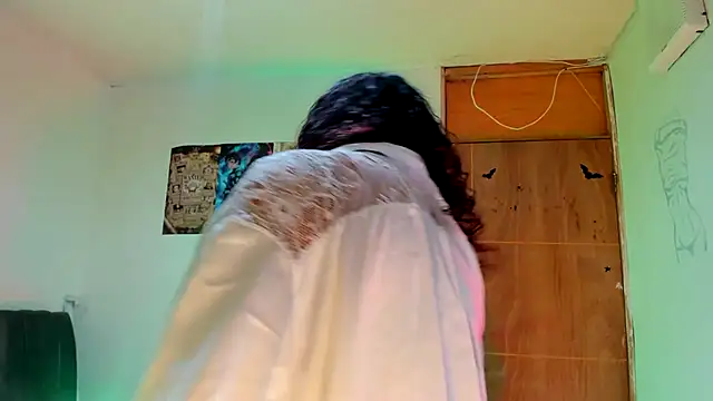 Živý XXX chat Emily_Coper18