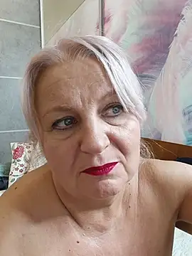 AvrilMillers Adlı Modelin Canlı XXX Sohbeti