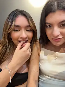 Jenn_fit - DRINK WATER AND DROP IT ON YOUR TOP💦