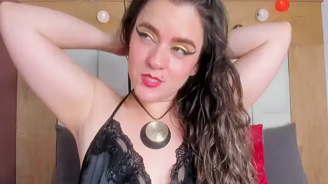 GinnaGrece - bounce my tits full of oil