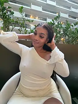 ___Nessa - Squirt hard naked walkway public