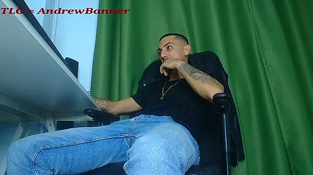 دردشة AndrewBanner الجنسية المباشرة