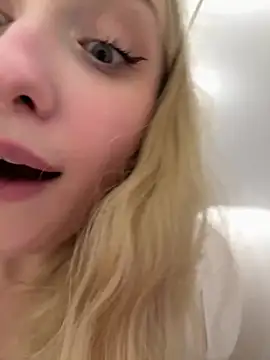 LollyPollly XXX чат на живо