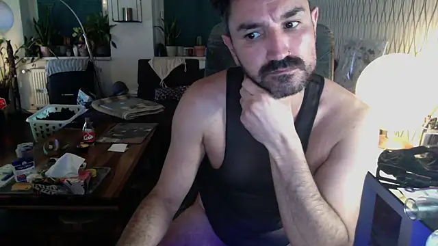 Chat +18 de tomz0819 ao vivo