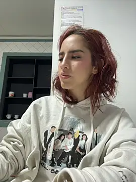 Chatroom XXX en direct de Elodiee_Roussee