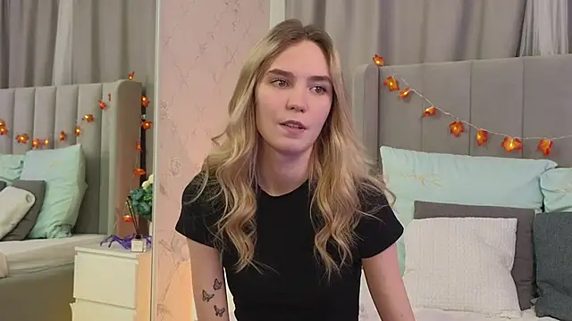 NikkiRyx Chat XXX in diretta