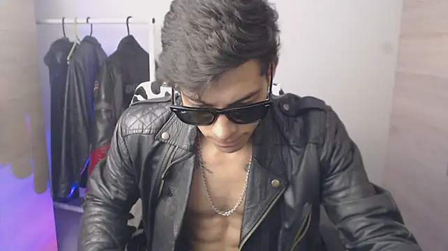 XXX chat uživo modela chomelo6