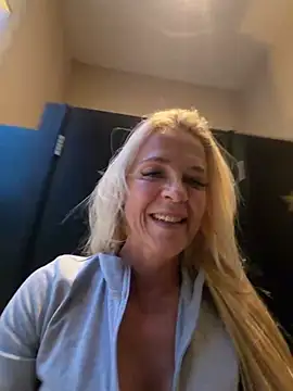 Reyna63 élő XXX-chatje