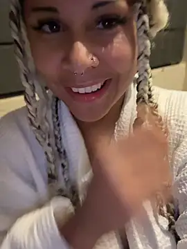 Онлайн чат XXX HaileyDiana