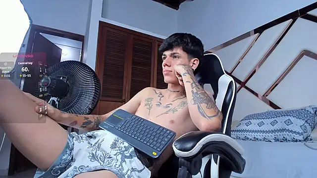 Tommy_valverde's Live XXX Chat