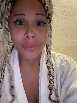 Chatroom XXX en direct de HaileyDiana