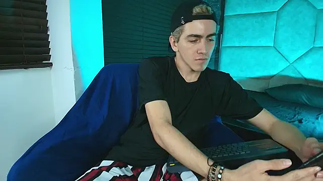 Tyler_Mcrey Live XXX-Chat