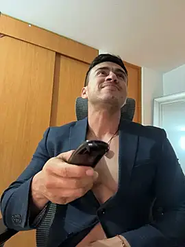 Chris_Clarck: онлайн-секс-чат