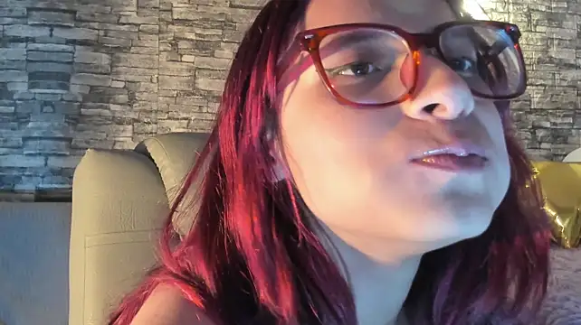 RedMeloddy's Live XXX Chat