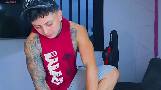 KevinSanchez420's Live XXX Chat
