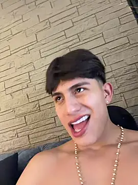 Chat +18 de Lander_Cruz ao vivo