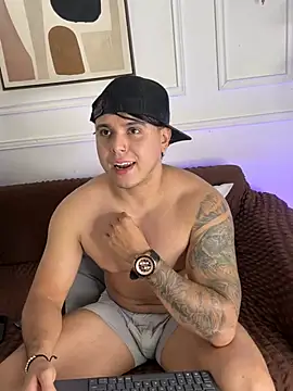 Czat XXX na żywo – Ethan_Savagge
