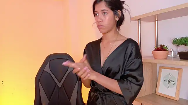XXX chat uživo modela EmmiShery