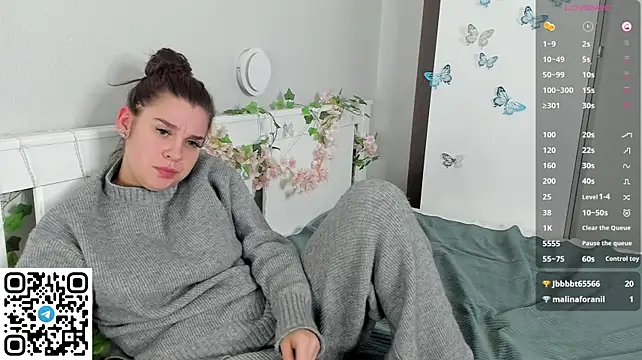Chat XXX en directo de SideEyeQueen