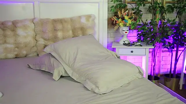EmillyBronte - 10 X booty spanks