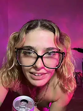 XXX chat uživo modela MissGoldieB