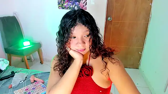 Онлайн чат XXX Emily_Coper18