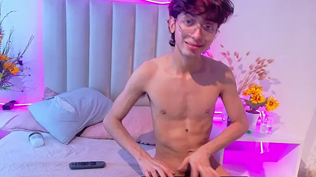 Twink_Sebas7 live XXX chat