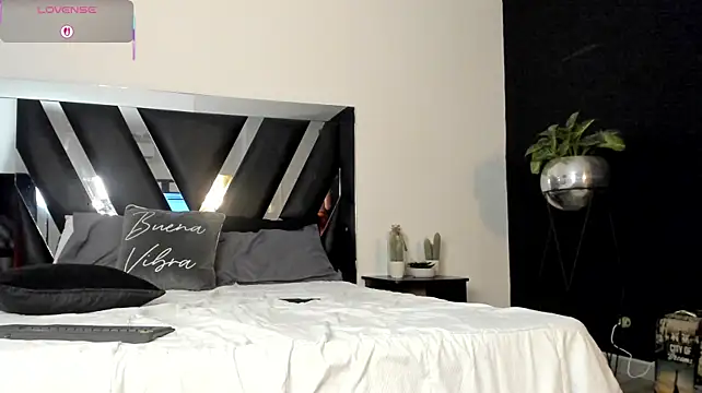 Chatroom XXX en direct de EmmyFox__