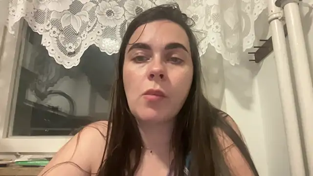 Zoravia Adlı Modelin Canlı XXX Sohbeti