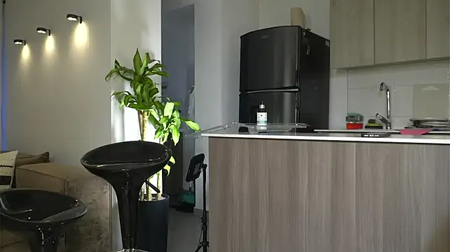kendall_ruiz's Live XXX Chat