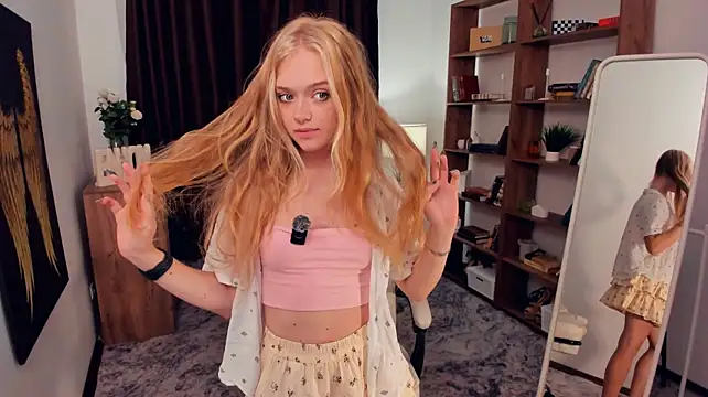 AleneHayek - show panties