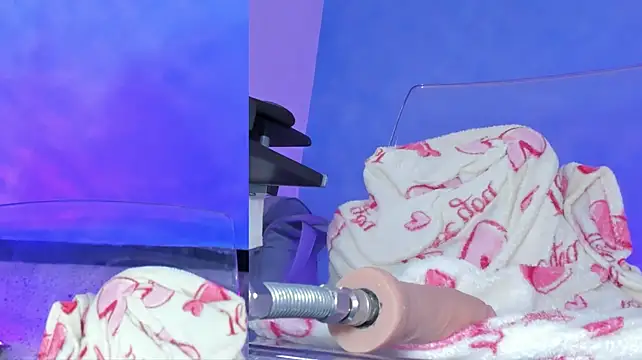 Miiastone_cm - riding dildo +twerking dance