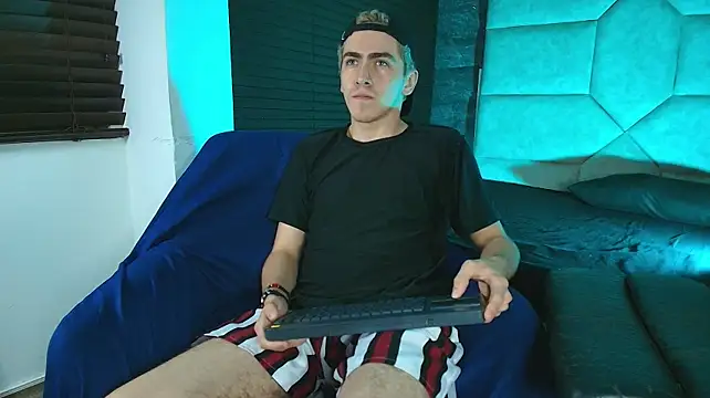 Chatroom XXX en direct de Tyler_Mcrey