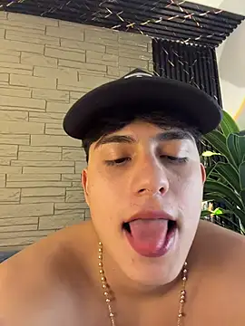 XXX chat uživo modela Lander_Cruz